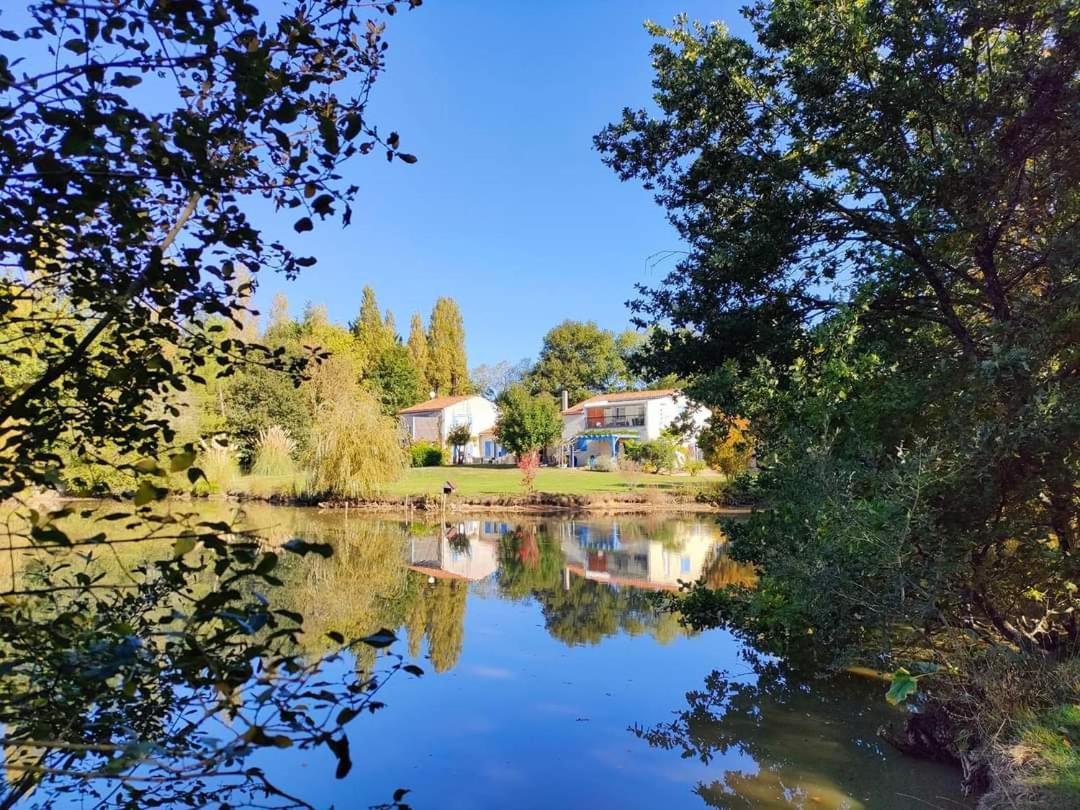 Gite Douceur De Vivre Saint-Avaugourd-des-Landes 外观 照片